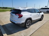 Used 2022 GMC Terrain SLT w/ Infotainment Package II image 3