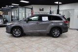 Used 2018 Toyota Highlander XLE image 2