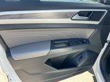 Certified 2021 Volkswagen Atlas Cross Sport SE w/ Luggage Net & Mats Package image 4