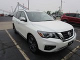 Used 2017 Nissan Pathfinder Platinum image 3