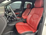 Certified 2022 Porsche Macan image 5