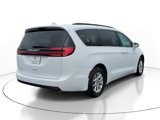 Used 2022 Chrysler Pacifica Touring-L image 4