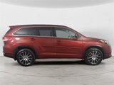 Used 2018 Toyota Highlander SE w/ Protection Package #3 image 6