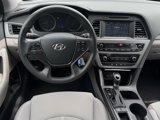 Used 2017 Hyundai Sonata SE image 4