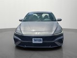 Used 2024 Hyundai Elantra Blue image 2