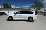 Certified 2023 Chrysler Pacifica Limited image 5