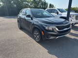 Used 2023 Kia Seltos EX image 2