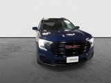 Used 2022 GMC Terrain SLE w/ Driver Convenience Package image 3
