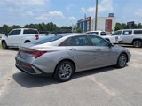 Used 2024 Hyundai Elantra SEL image 3