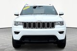 Used 2020 Jeep Grand Cherokee Laredo image 3