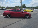 Used 2023 Hyundai Elantra SEL w/ Convenience Package image 2