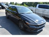Used 2024 Hyundai Elantra SEL image 2