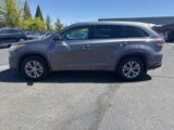 Used 2015 Toyota Highlander XLE image 2