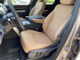 New 2025 Land Rover Discovery Dynamic SE image 5