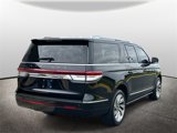 Used 2022 Lincoln Navigator L 4WD image 2