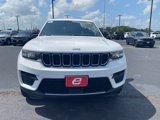 New 2025 Jeep Grand Cherokee Laredo image 2