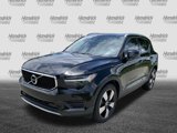 Used 2019 Volvo XC40 T4 Momentum image 5