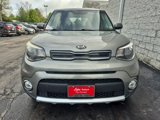 Used 2017 Kia Soul + image 2
