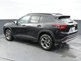 Used 2025 Chevrolet Trax LT w/ LT Convenience Package image 5