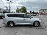 Used 2023 Chrysler Pacifica Limited image 5