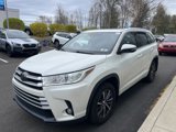 Used 2017 Toyota Highlander XLE image 2