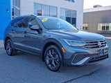 Used 2022 Volkswagen Tiguan SE w/ Panoramic Sunroof Package image 3