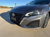 Used 2023 Nissan Altima 2.5 SV image 2