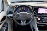 Used 2022 Chrysler Pacifica Limited image 5