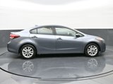 Used 2017 Kia Forte S image 2