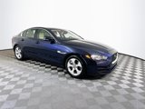 Used 2017 Jaguar XE image 4