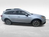 Used 2017 Subaru Outback 2.5i Limited image 2