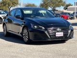 Used 2024 Nissan Altima 2.5 SV image 2