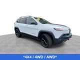 Used 2016 Jeep Cherokee Trailhawk image 2