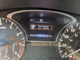 Used 2017 Nissan Pathfinder Platinum image 2