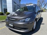 Used 2022 Chrysler Voyager LX image 4