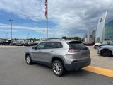 Used 2019 Jeep Cherokee Latitude w/ Popular Appearance Group image 3