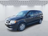 Used 2018 Dodge Grand Caravan SE w/ UConnect Hands-Free Group image 2