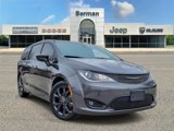 Used 2020 Chrysler Pacifica Touring w/ S Appearance Package image 2