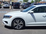 Used 2022 Volkswagen Passat 2.0T SE image 2