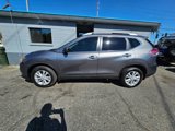 Used 2016 Nissan Rogue SV image 3