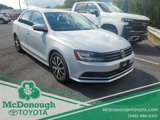 Used 2017 Volkswagen Jetta SE image 2