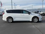 New 2025 Chrysler Pacifica Select image 2