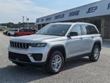 New 2023 Jeep Grand Cherokee Laredo X image 2