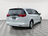 Used 2017 Chrysler Pacifica Touring image 5