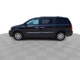 Used 2016 Chrysler Town & Country Touring w/ Driver Convenience Group image 5