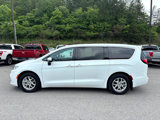 Used 2023 Chrysler Pacifica Touring image 2