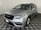 Used 2021 Chrysler Pacifica Touring-L image 3
