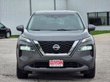 Used 2022 Nissan Rogue SV image 2