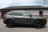 Used 2016 Jeep Cherokee Latitude w/ Comfort/Convenience Group image 3