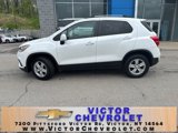 Used 2022 Chevrolet Trax LT w/ LT Convenience Package image 2